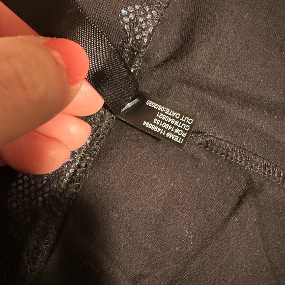 EUC PREMIUM LEGGING - CAMO METALLIC BLACK (Size 14/16) - Picture 5 of 5